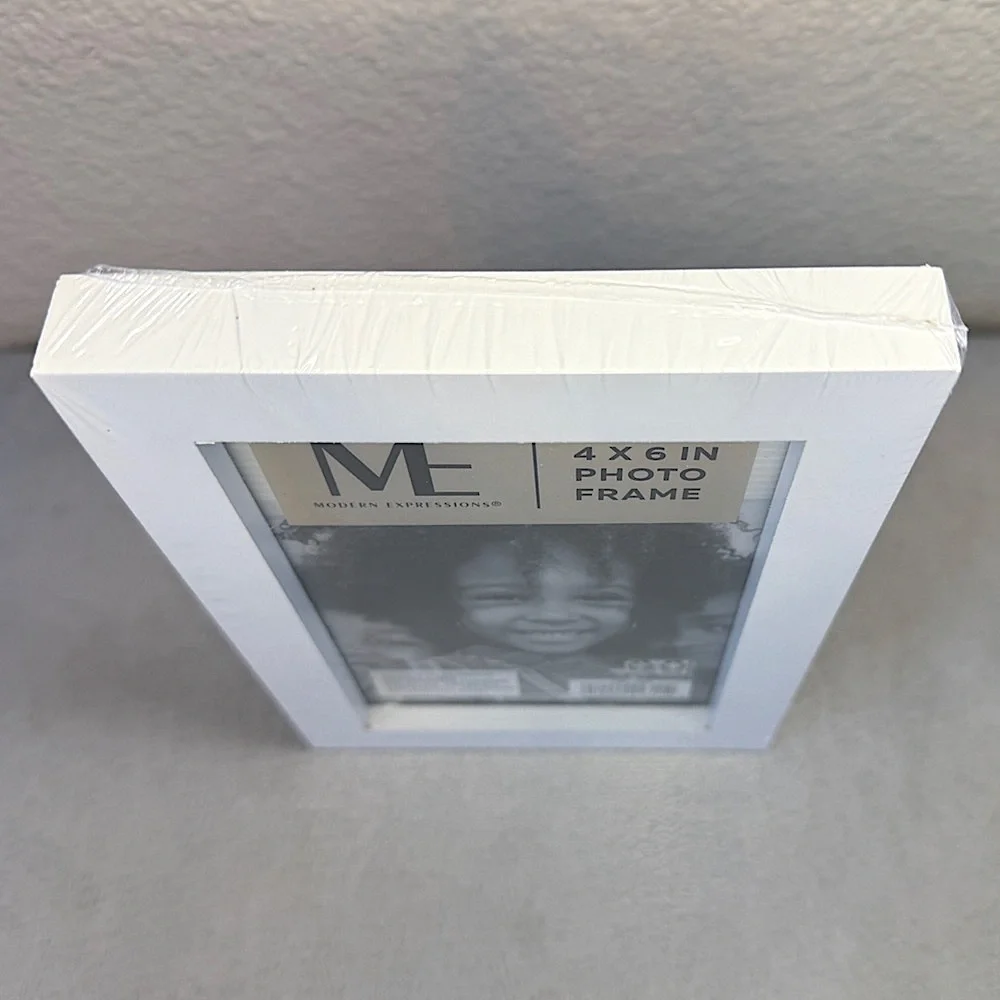White Picture Frame, 4x6 in — Modern Expressions